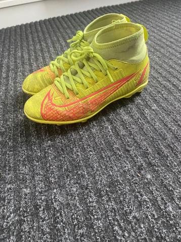 Voetbalschoenen nike mercurial 33,5 beschikbaar voor biedingen