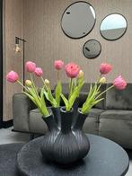 Tulpenvaas/toetervaas zwart 27cm NIEUW!, Huis en Inrichting, Info@flowersbymirjam.nl, Zwart, Aardewerk of Porselein, Nieuw
