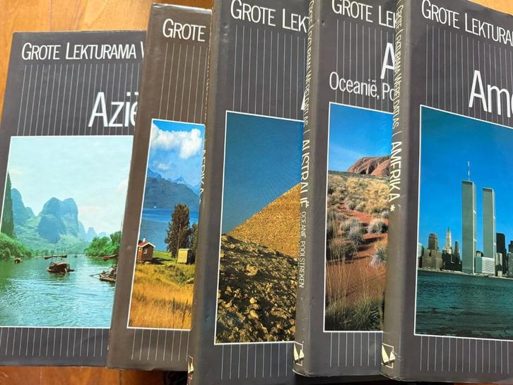 Grote Lekturama Wereldatlas 5 boeken zie de foto's, Boeken, Geschiedenis | Wereld, Zo goed als nieuw, Overige gebieden, Ophalen