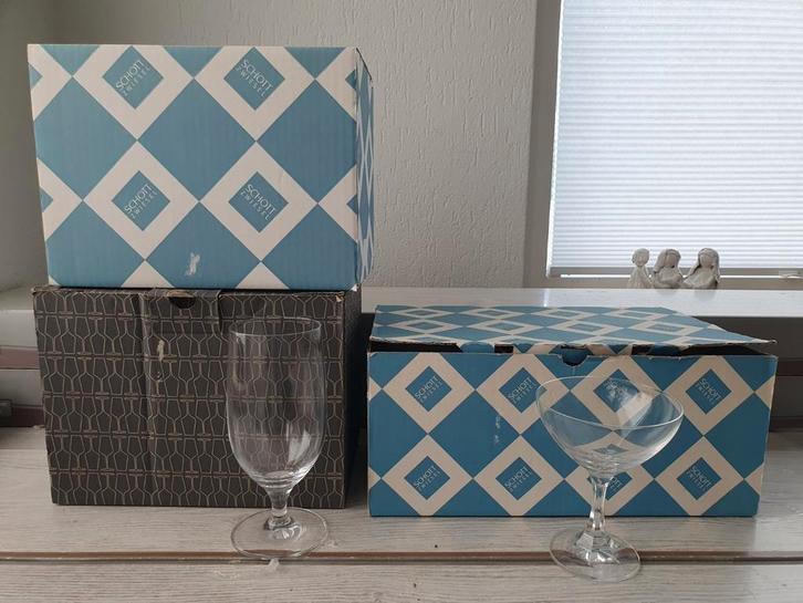 Grote partij glazen, Huis en Inrichting, Keuken | Servies, Glas of Glazen, Overige stijlen, Glas, Ophalen