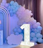 Pastel thema feest decoratie ballonnen - boog - lichtletter, Hobby en Vrije tijd, Feestartikelen | Verhuur, Ophalen of Verzenden