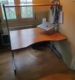 Bureau met schap en monitorplateau, Ophalen, In hoogte verstelbaar, Gebruikt, Bureau