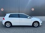 Volkswagen Golf 1.0 TSI / navi / climate / cruise / PDC v+a, Voorwielaandrijving, Stof, Gebruikt, Wit