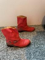 Twinset stoere laarzen met noppen maat 39, Kleding | Dames, Schoenen, Ophalen of Verzenden, Zo goed als nieuw, Rood, Hoge laarzen