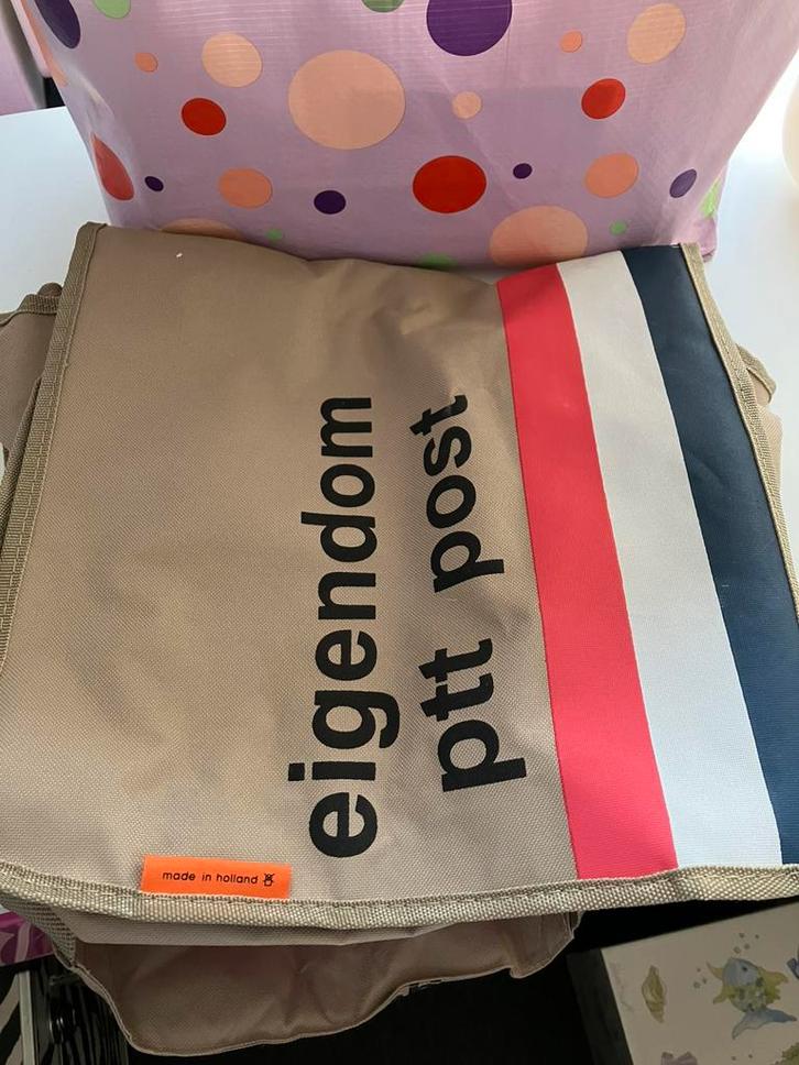 Schoudertas met riem nieuw ptt post, Sieraden, Tassen en Uiterlijk, Tassen | Schoudertassen, Nieuw, Ophalen of Verzenden