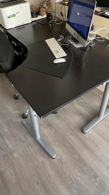 GRATIS op te halen: IKEA Bureau en bureaustoel