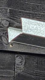 1 metal stud te koop, Ophalen, 250 mm of meer