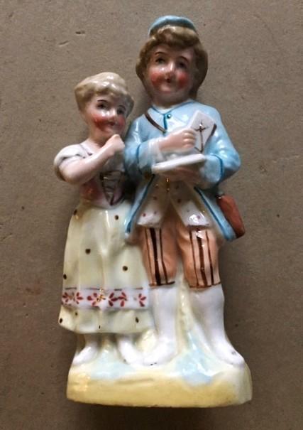 Beeldje Antiek Postbode Brief Kerstkaart PostNL Porselein, Antiek en Kunst, Antiek | Keramiek en Aardewerk, Ophalen of Verzenden