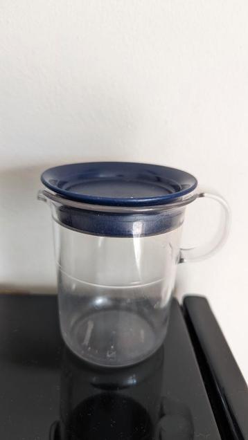 Tupperware melk kannetje  beschikbaar voor biedingen