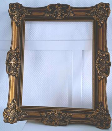 Gouden sierlijke fotolijst: 53x63 cm beschikbaar voor biedingen