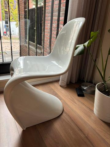 Vitra Panton chair replica beschikbaar voor biedingen