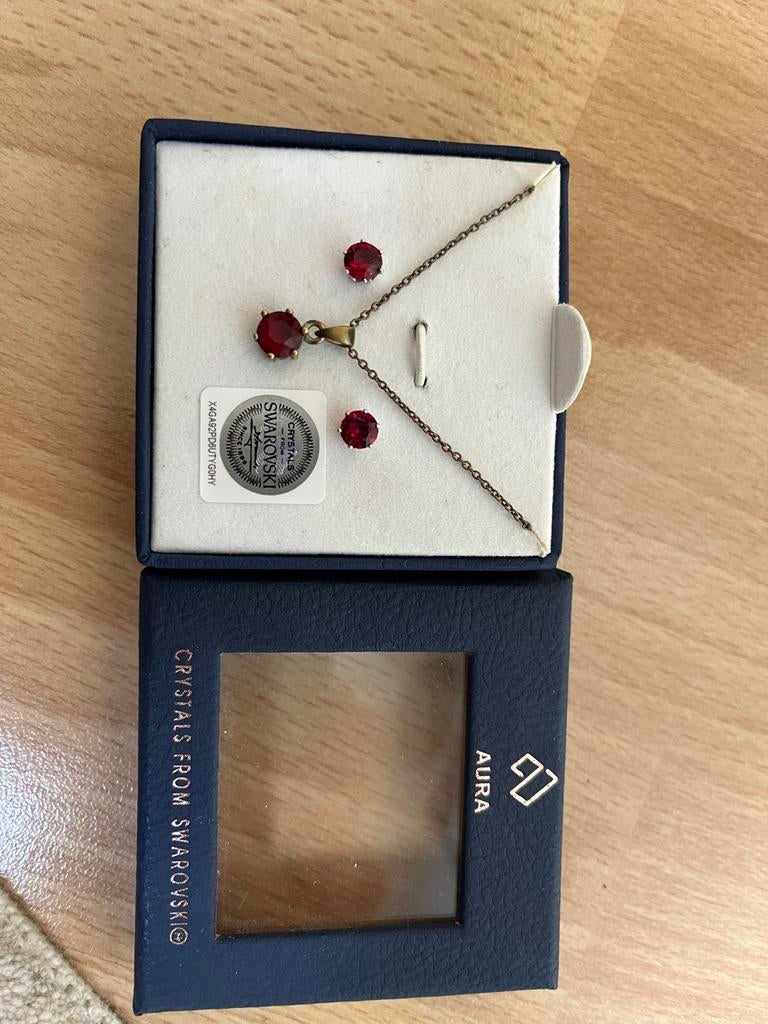 Aura Swarovski Ketting & Oorbellen Set - Gebruikt, Met kristal, Overige materialen, Gebruikt, Ophalen of Verzenden