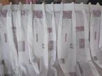 1 Witte vitrage van 235 cm hoog en 160 cm breed met figuren., 200 cm of meer, Wit, 150 tot 200 cm, Ophalen of Verzenden