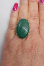 Zilveren vintage ring met grote malachiet maat 18.6 nr.096