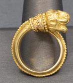 Zolotas Vintage gouden Chimera ring met leeuwenkop22k, Ophalen of Verzenden, Zo goed als nieuw, Dame of Heer, Goud