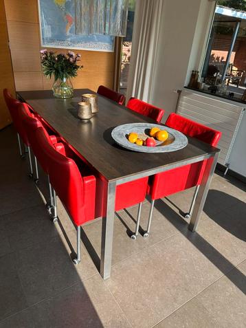 6x Eetkamer stoelen, leer, rvs, rood met wieltjes beschikbaar voor biedingen