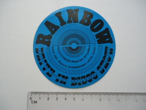 sticker oud RAINBOW drive in liempde boxtel dobbelsteen, Verzamelen, Stickers, Zo goed als nieuw, Bedrijf of Vereniging, Verzenden
