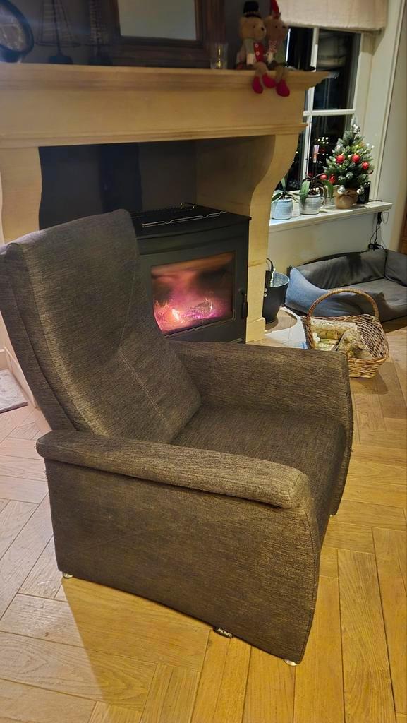 Comfortabele relaxstoel 2 stuks, Huis en Inrichting, Fauteuils, Gebruikt, Stof, 75 tot 100 cm, 75 tot 100 cm, Ophalen of Verzenden