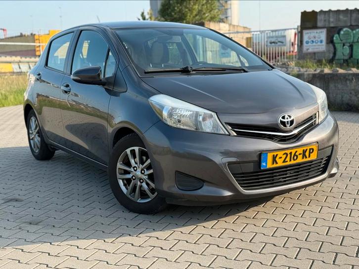 Toyota Yaris 1.3 Automaat Vvt-i 5-DRS CVT 2014 Grijs, Auto's, Toyota, Bedrijf, Yaris, ABS, Airbags, Android Auto, Bluetooth, Centrale vergrendeling