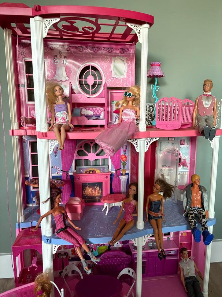 Barbie Huis Matel met Lift & Geluid - 110cm met roze auto, Kinderen en Baby's, Speelgoed | Poppen, Gebruikt, Barbie, Ophalen
