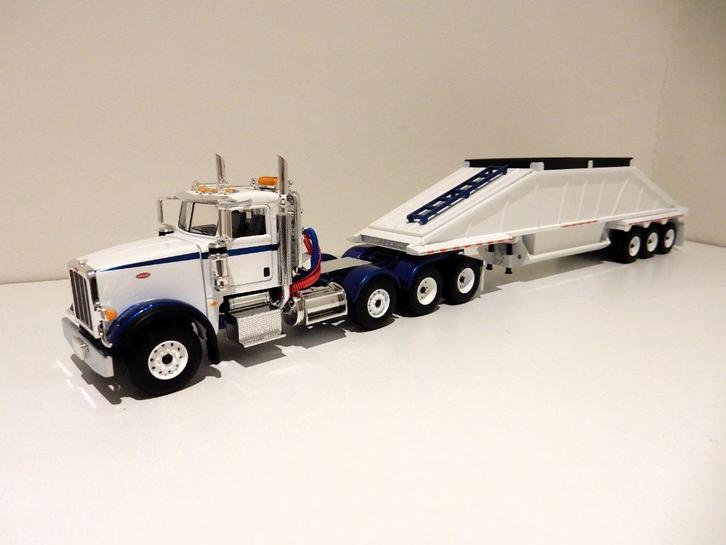 First Gear 50-3481 Peterbilt 367 8x4 + Bottom dump trailer, Hobby en Vrije tijd, Modelauto's | 1:50, Nieuw, Bus of Vrachtwagen