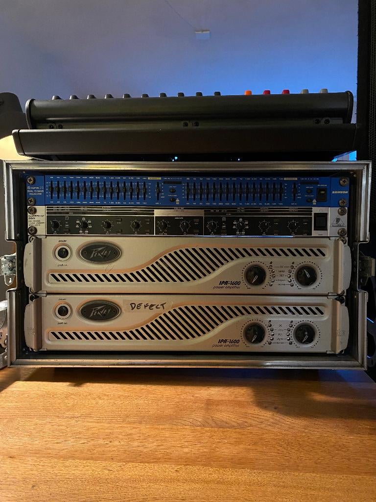 PA rack in flightcase | Peavey IPR1600, Samson EQ, Behringer, Ophalen, Gebruikt, 1000 watt of meer, P.A.