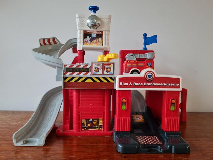 Vtech toet toet,Micky's garage,brandweerkazerne,straat/brug, Kinderen en Baby's, Speelgoed | Vtech, Gebruikt, 2 tot 4 jaar, Ophalen of Verzenden