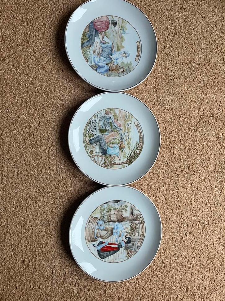 3 vintage witte porseleinen Franse kaasborden Pillivuyt, Huis en Inrichting, Keuken | Servies, Zo goed als nieuw, Bord(en), Wedgwood