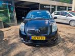 Toyota Yaris 1.3 VVTi Sol 2E EIGENAAR|12MND GARANTIE|LEDER|A, Auto's, Toyota, Te koop, Benzine, 550 kg, Hatchback