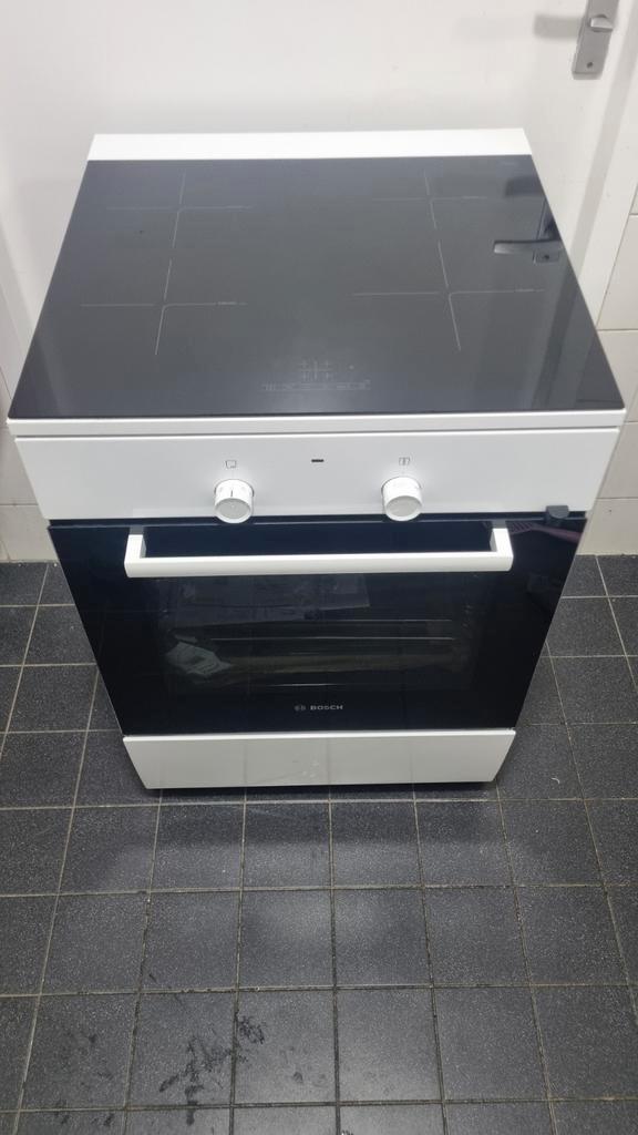 Bosch inductie fornuis met heteluchtoven 3 maanden oud, Witgoed en Apparatuur, Fornuizen, Zo goed als nieuw, Ophalen of Verzenden