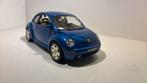 Volkswagen new beetle bleu Bburago 1.18