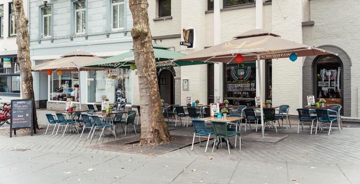 Complete inventaris Irish Pub/Café (ook losse verkoop), Zakelijke goederen, Horeca | Meubilair en Inrichting, Complete inventaris