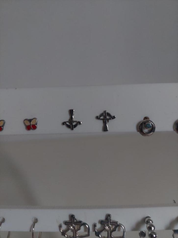 Een paar kruisbogen oorbellen, Sieraden, Tassen en Uiterlijk, Oorbellen, Nieuw, Knopjes of Stekers, Overige materialen, Zilver