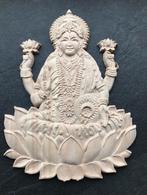 Houtsnijwerk ornament boeddha Lakshmi hindoe godin, Huis en Inrichting, Woonaccessoires | Boeddhabeelden, Verburgt Vintage, Nieuw