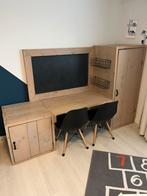 Houten Bureau met Schoolbord en Opbergkast, Ophalen, Zo goed als nieuw
