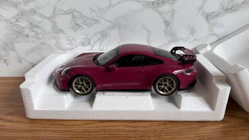 Norev Porsche 911 992 GT3 Ruby Star Neo 1:18 1/18 beschikbaar voor biedingen