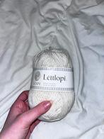 White yarn, Ophalen of Verzenden, Zo goed als nieuw, Haken, Patroon of Boek