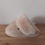 Beige Warmbat pantoffels maat 36, Ophalen, Beige, Zo goed als nieuw, Pantoffels of Sloffen