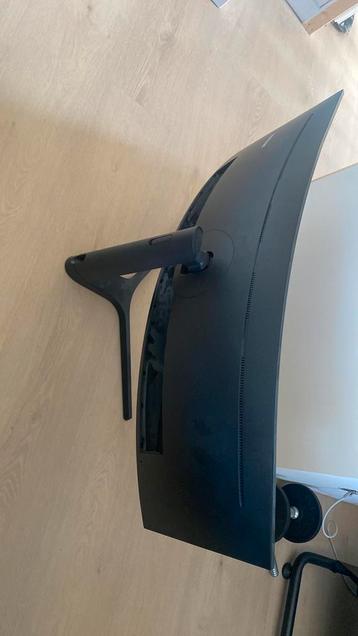 Samsung ultra wide gaming monitor 43” inch beschikbaar voor biedingen