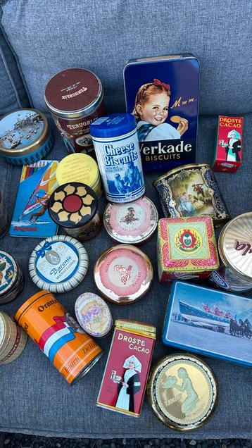 Mooie verzameling (antieke) blikken (ong 75 stuks) beschikbaar voor biedingen