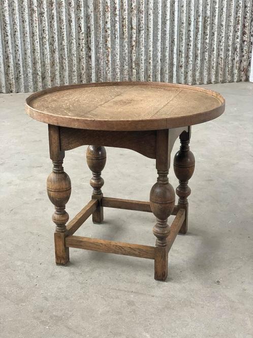 Vintage eiken bijzettafel rond 1970 antiek houten tafel, Antiek en Kunst, Antiek | Meubels | Tafels, Ophalen