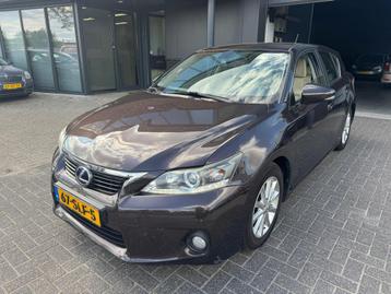 Lexus CT 200h Hybrid CAMERA LEDER CRUISE DEALER ONDERHOUDEN beschikbaar voor biedingen