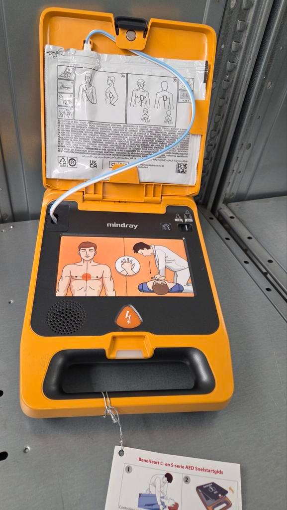 Mindray AEDs Defibrillator ehbo bhv reanimatie ambulance aed, Diversen, Verpleegmiddelen, Zo goed als nieuw, Ophalen of Verzenden