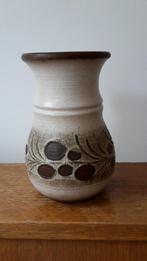 Vintage Strehla VEB vaas warme beige- en bruintinten bloemen, Ophalen of Verzenden, Huis en Inrichting