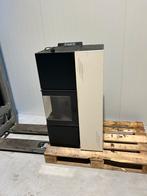 Palazetti pelletkachel 9.5kW - Hoekmodel met veel warmte, Ophalen of Verzenden, Zo goed als nieuw, ., Pelletkachel