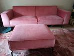 Prachtige roze fluwelen bank met hocker, Huis en Inrichting, Ophalen, Overige materialen, Gebruikt, Tweepersoons