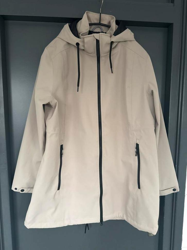 Veleste softshel jas, waterafstotend en windicht. Nieuw., Kleding | Dames, Jassen | Winter, Nieuw, Maat 46/48 (XL) of groter, Beige