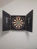 Kast met dartbord en mat, Sport en Fitness, Darts, Ophalen, Zo goed als nieuw, Dartbord