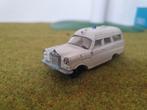 Siku v233 mercedes ambulance oud model, Hobby en Vrije tijd, Modelauto's | Overige schalen, Siku, Gebruikt, Ophalen of Verzenden