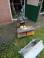 Veegmaschine met sneeuwschuiver, Ophalen, Zo goed als nieuw, Lumag